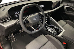 met. punainen Audi Q5 2026 kuva 6.