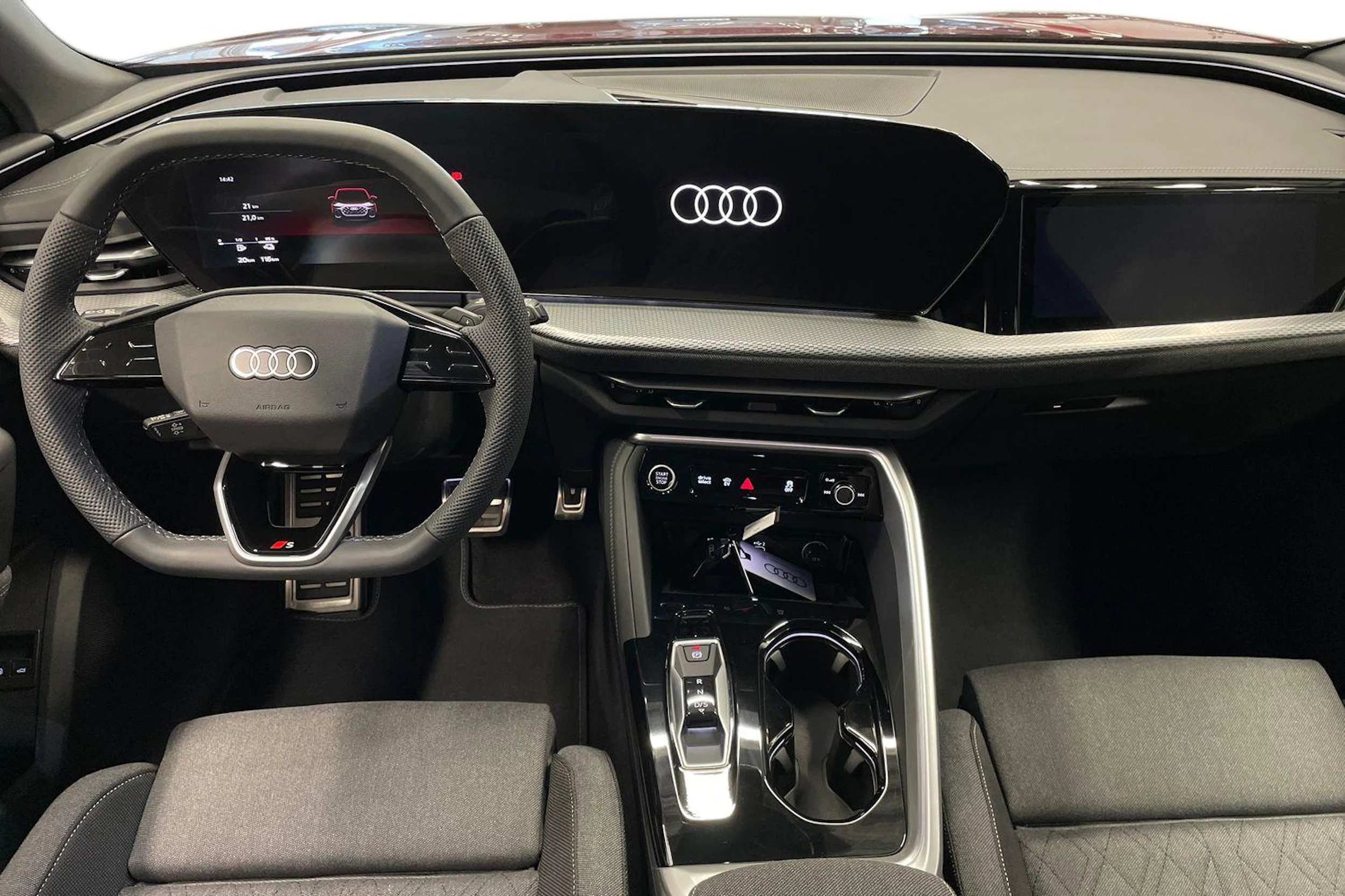 met. punainen Audi Q5 2026 kuva 7.