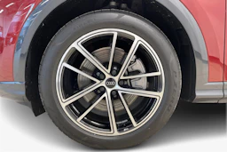 met. punainen Audi Q5 2026 kuva 9.