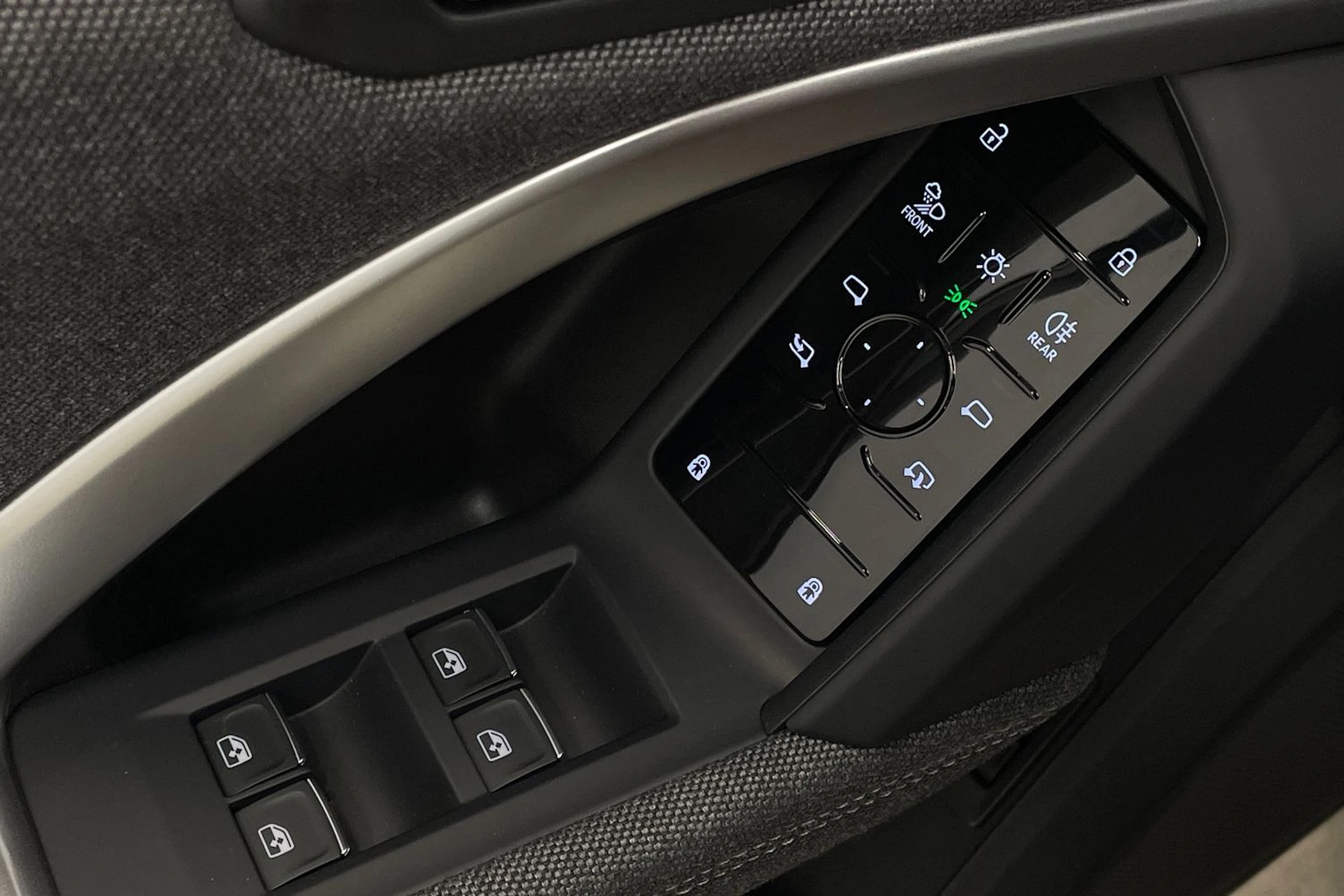 met. punainen Audi Q5 2026 kuva 11.