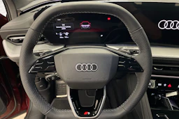 met. punainen Audi Q5 2026 kuva 12.