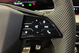 met. punainen Audi Q5 2026 kuva 14.