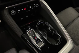 met. punainen Audi Q5 2026 kuva 16.