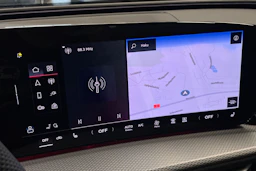 met. punainen Audi Q5 2026 kuva 17.