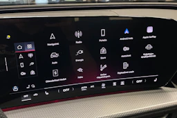 met. punainen Audi Q5 2026 kuva 18.