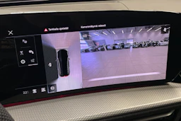 met. punainen Audi Q5 2026 kuva 19.