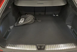 met. punainen Audi Q5 2026 kuva 21.