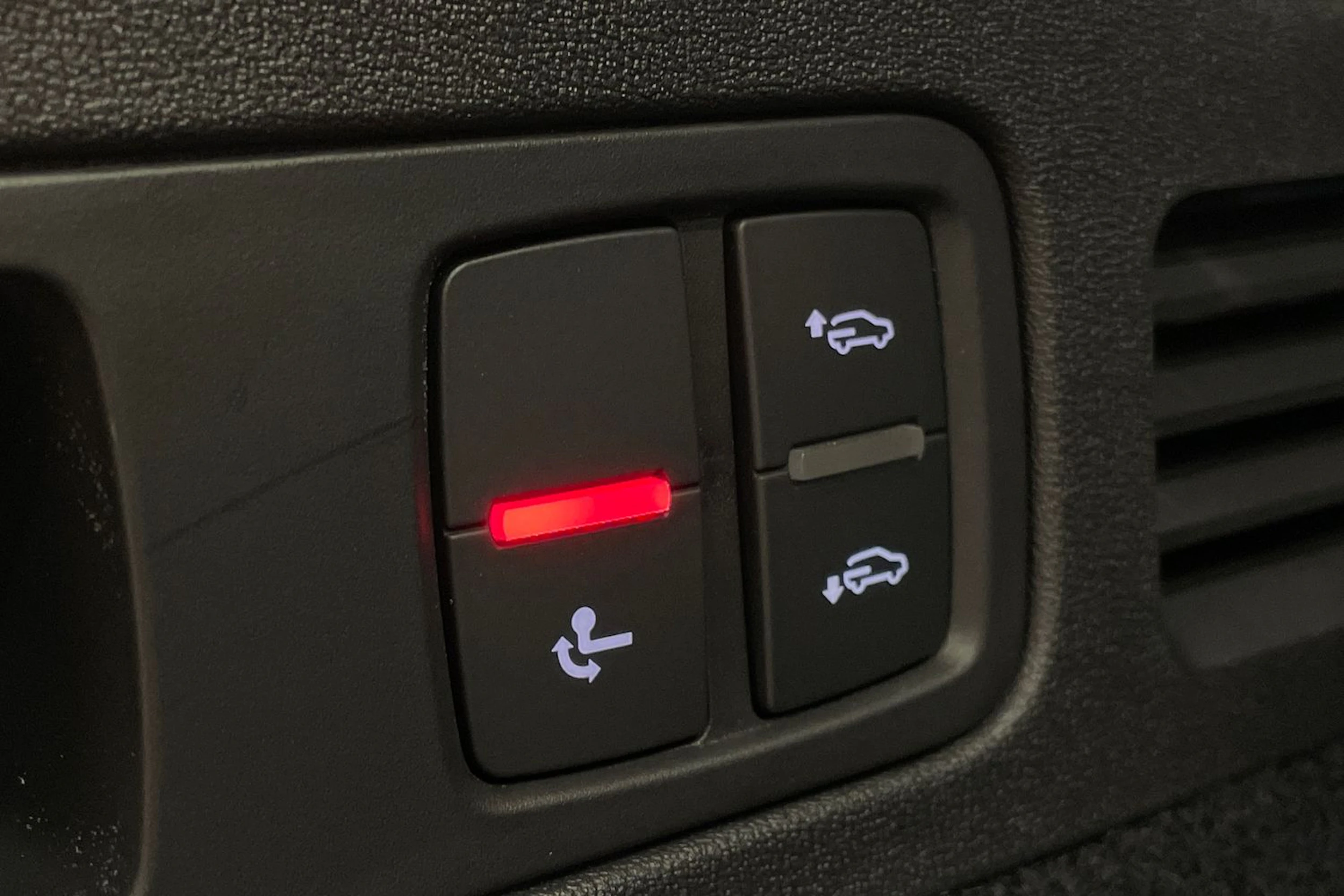 met. punainen Audi Q5 2026 kuva 22.