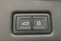 met. punainen Audi Q5 2026 kuva 23.