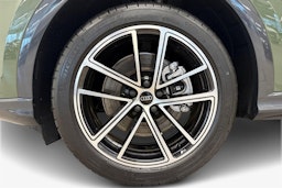 met. vihreä Audi Q5 2026 kuva 9.