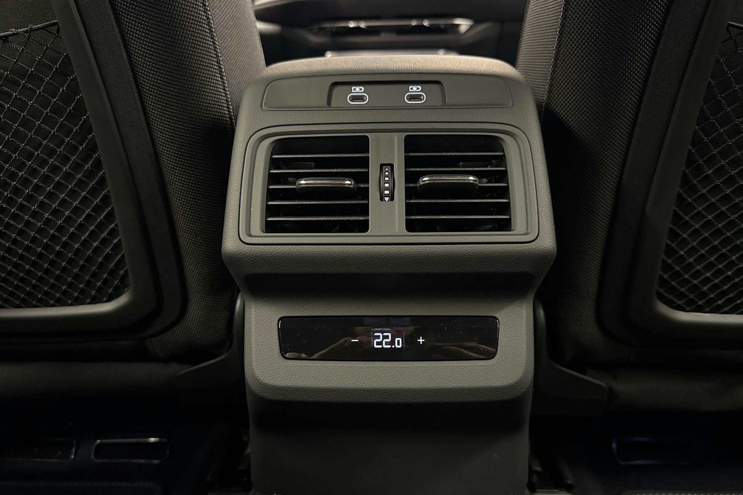 met. vihreä Audi Q5 2026 kuva 11.