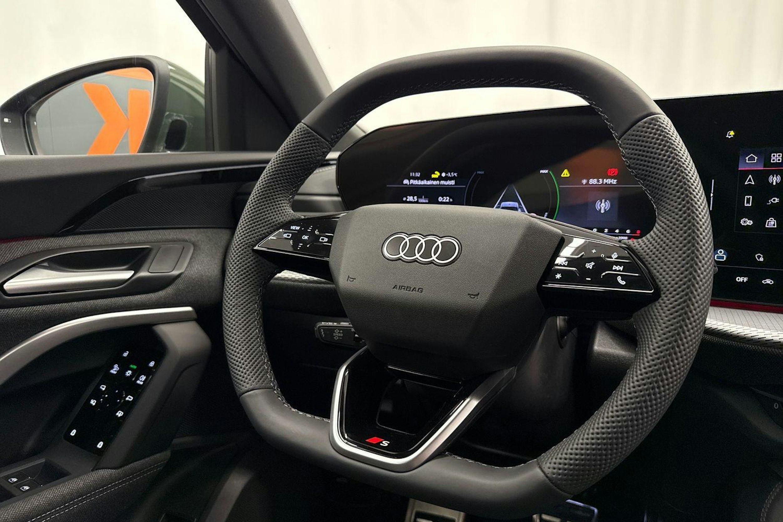 met. vihreä Audi Q5 2026 kuva 12.