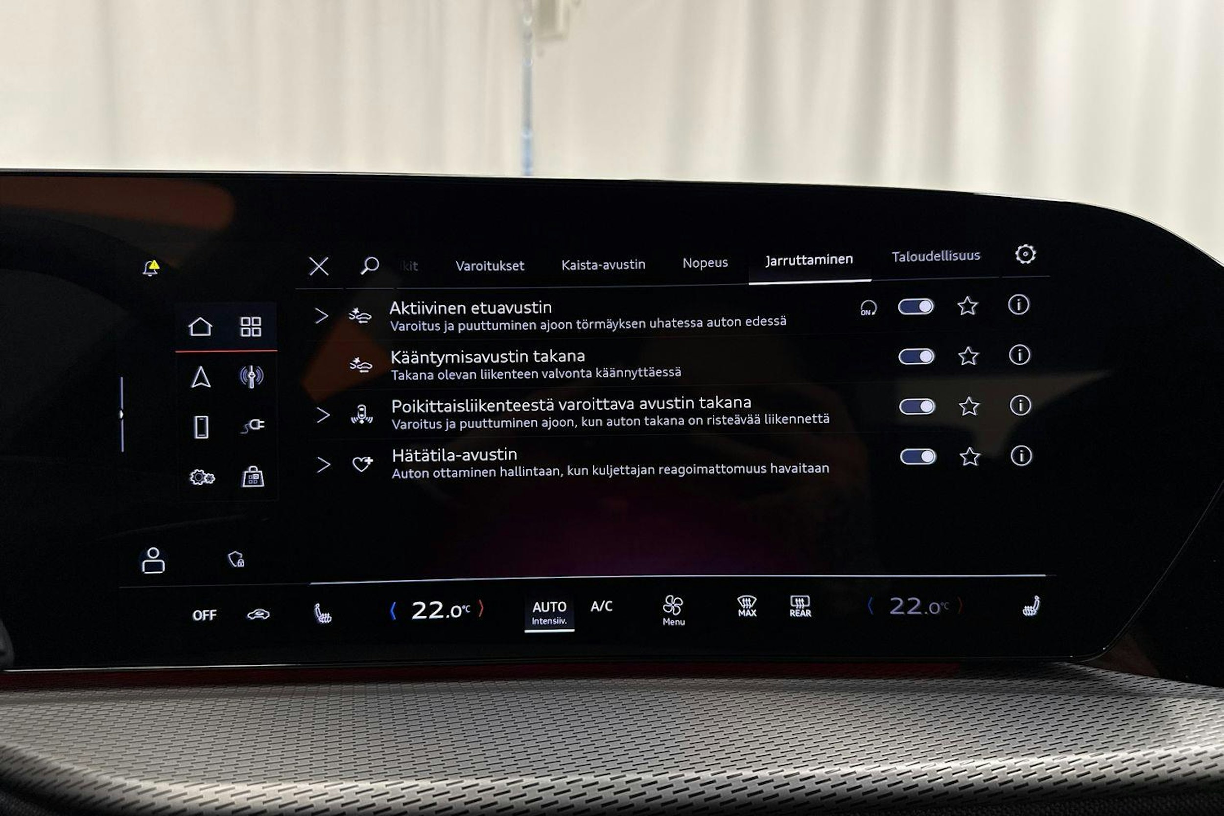 met. vihreä Audi Q5 2026 kuva 28.