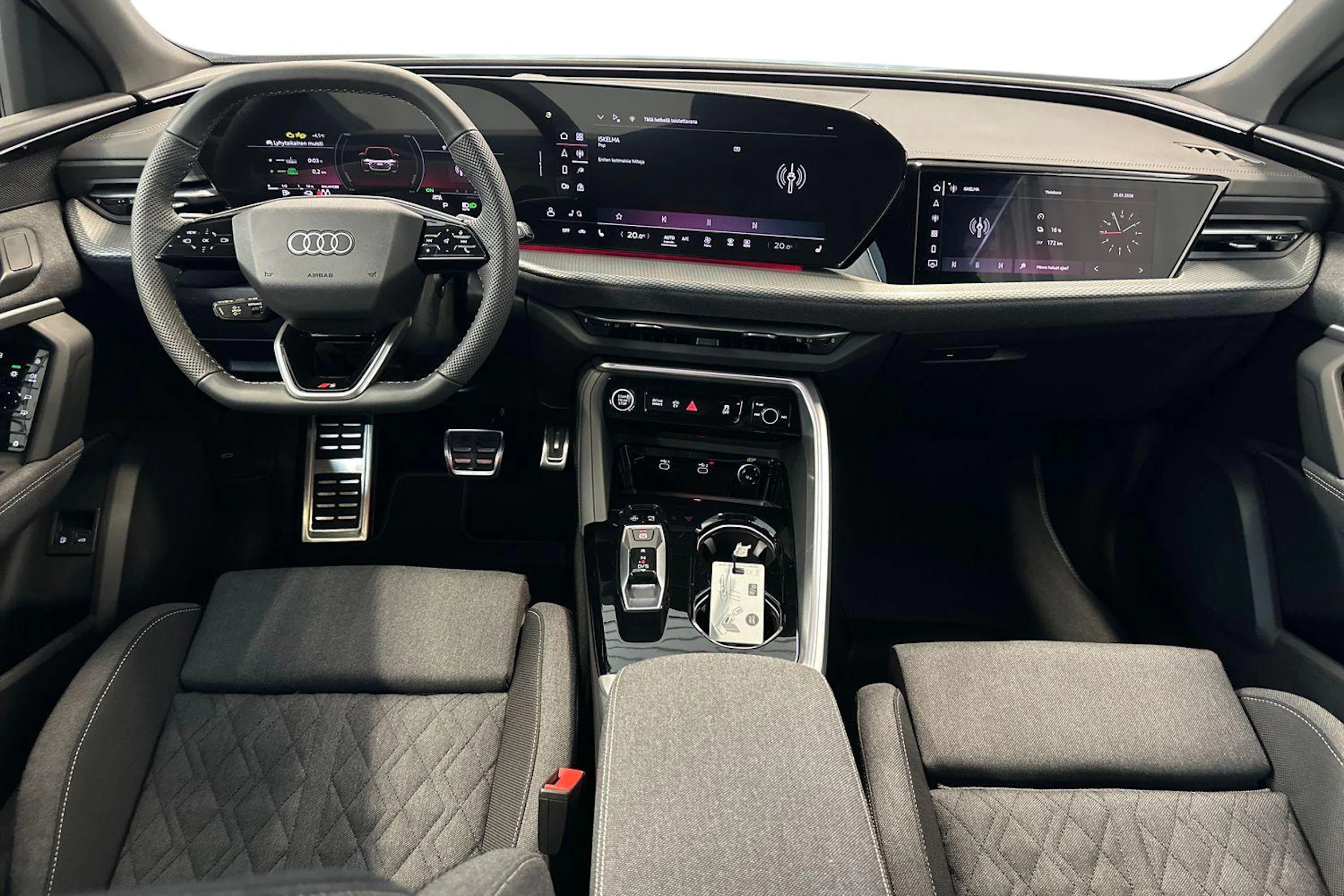 daytona harmaa Audi Q5 2026 kuva 7.