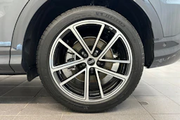 daytona harmaa Audi Q5 2026 kuva 10.