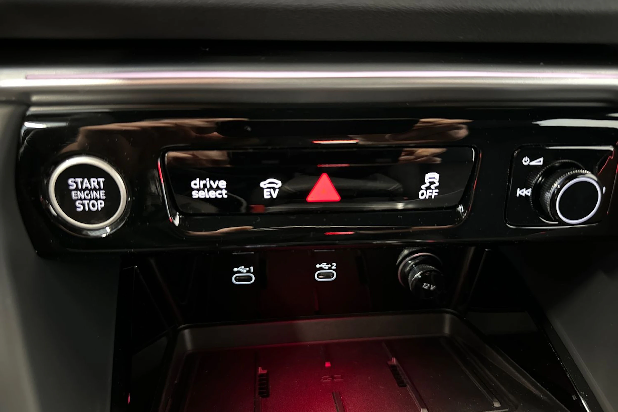 daytona harmaa Audi Q5 2026 kuva 25.