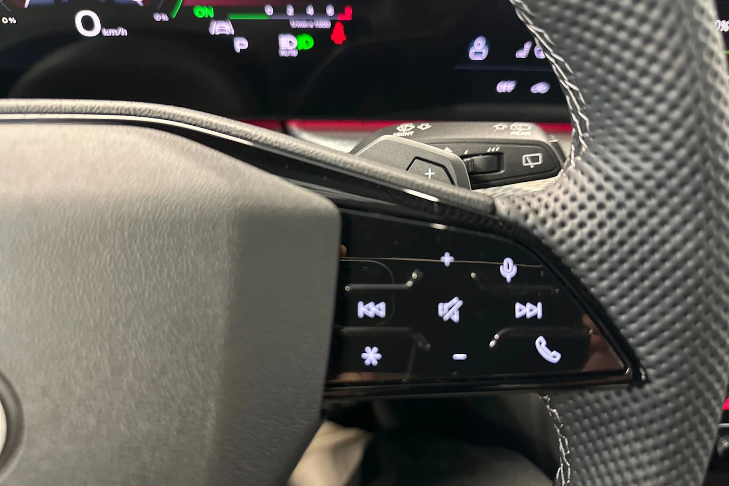 daytona harmaa Audi Q5 2026 kuva 28.