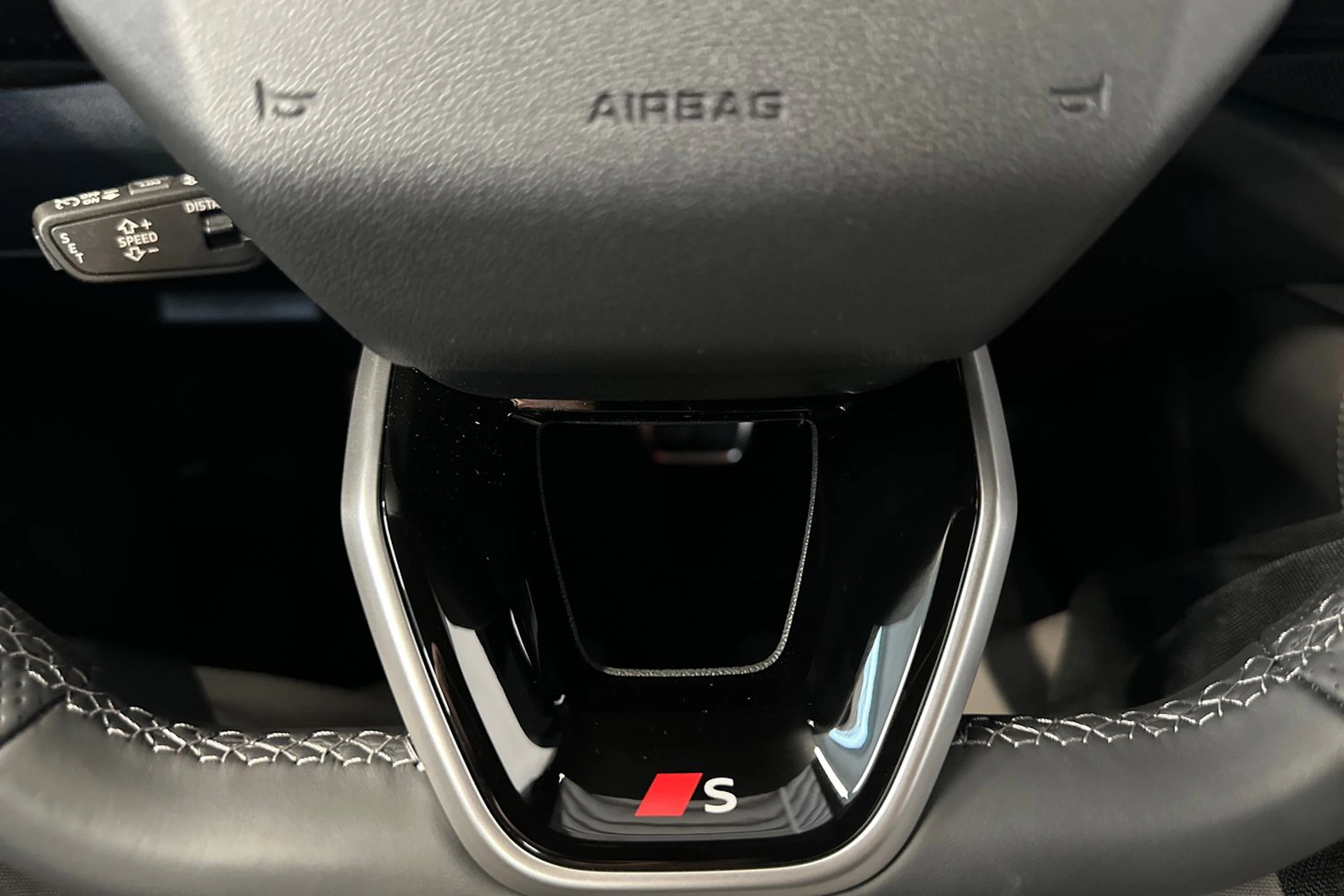 daytona harmaa Audi Q5 2026 kuva 29.