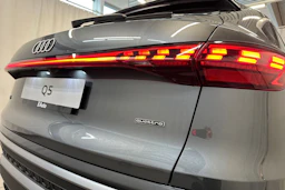 daytona harmaa Audi Q5 2026 kuva 33.