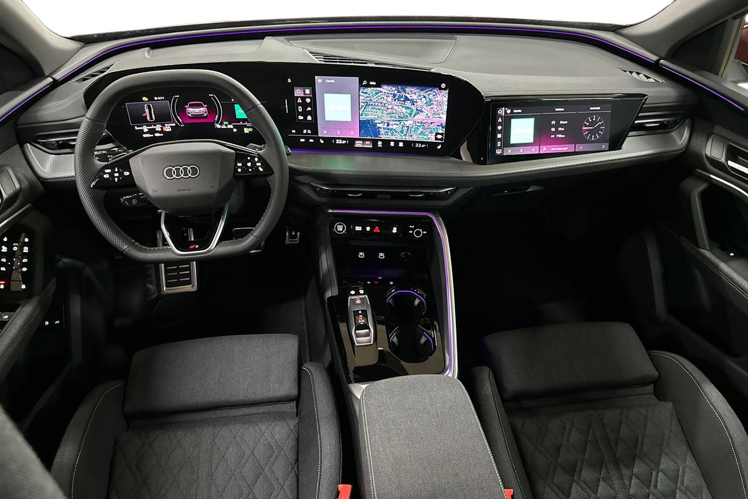 met. punainen Audi Q5 2026 kuva 7.