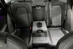 met. punainen Audi Q5 2026 kuva 12.