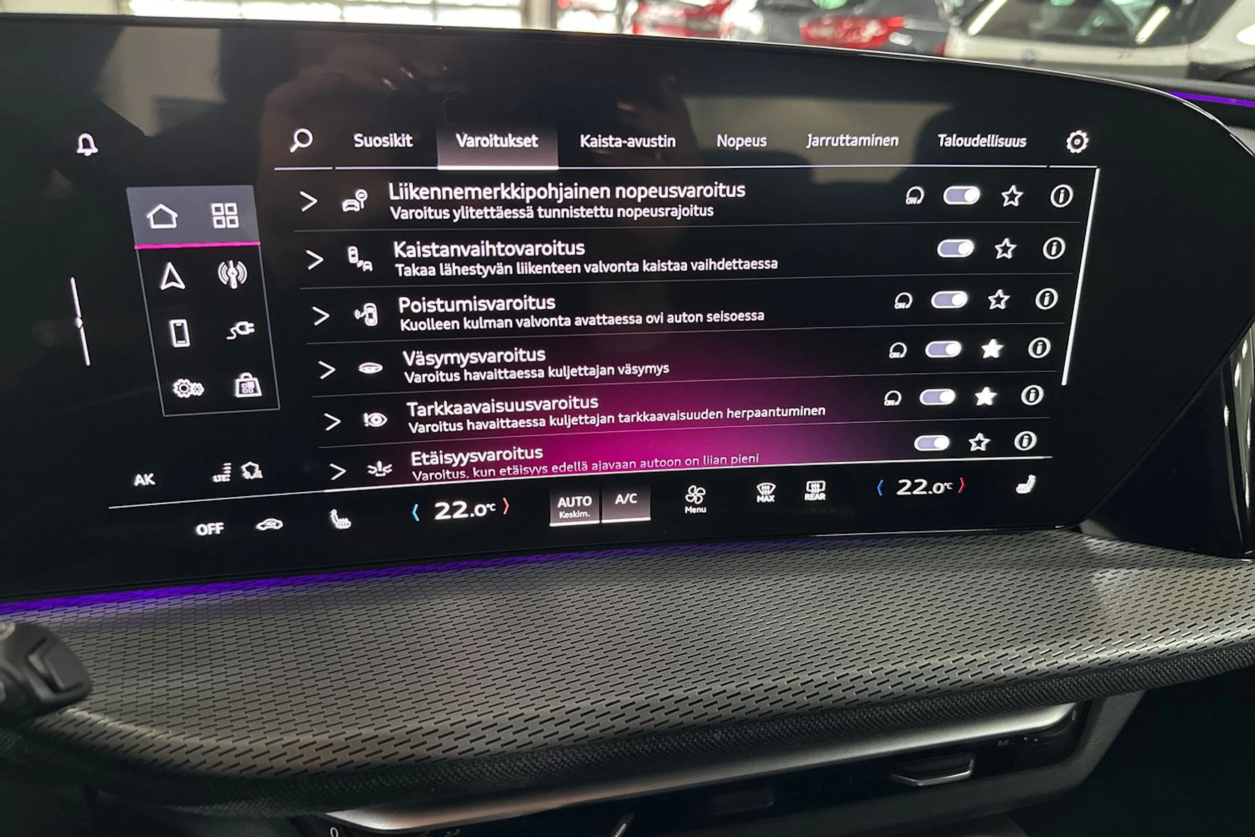 met. punainen Audi Q5 2026 kuva 26.