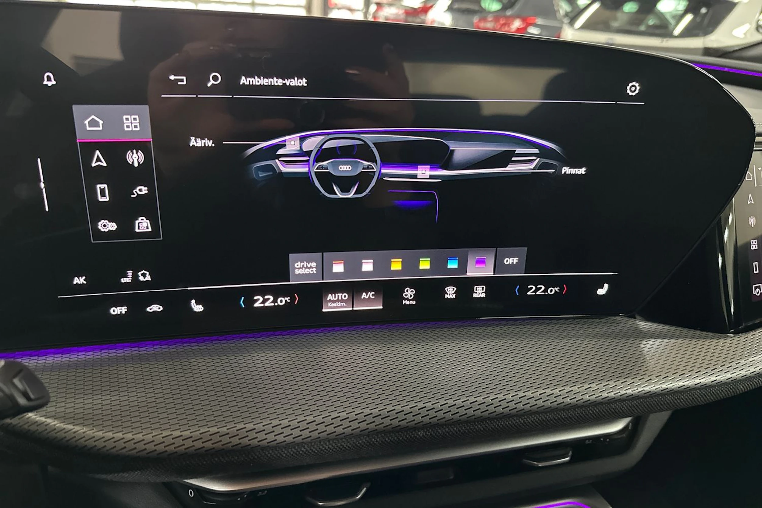 met. punainen Audi Q5 2026 kuva 28.