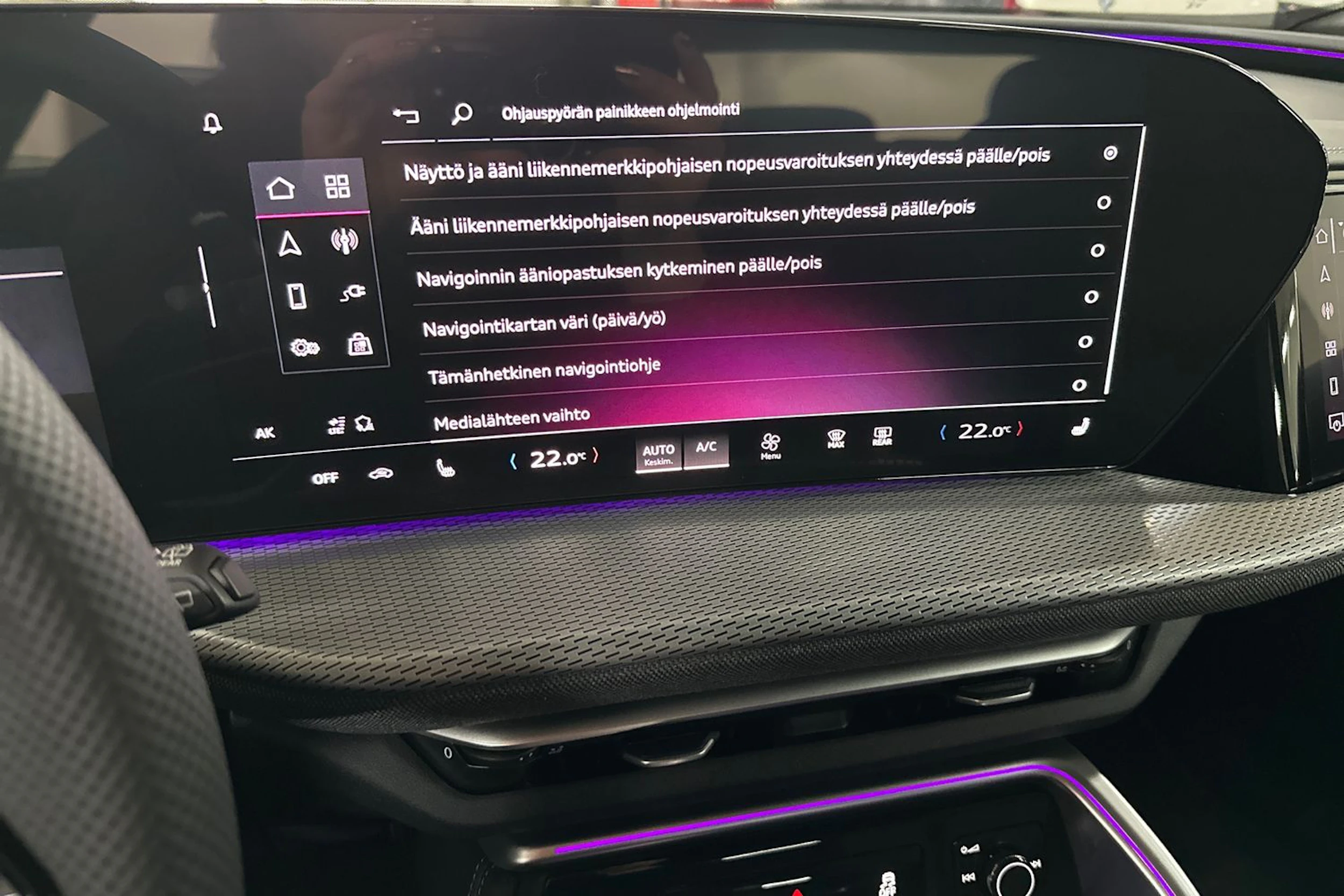 met. punainen Audi Q5 2026 kuva 29.