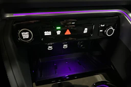 met. punainen Audi Q5 2026 kuva 31.