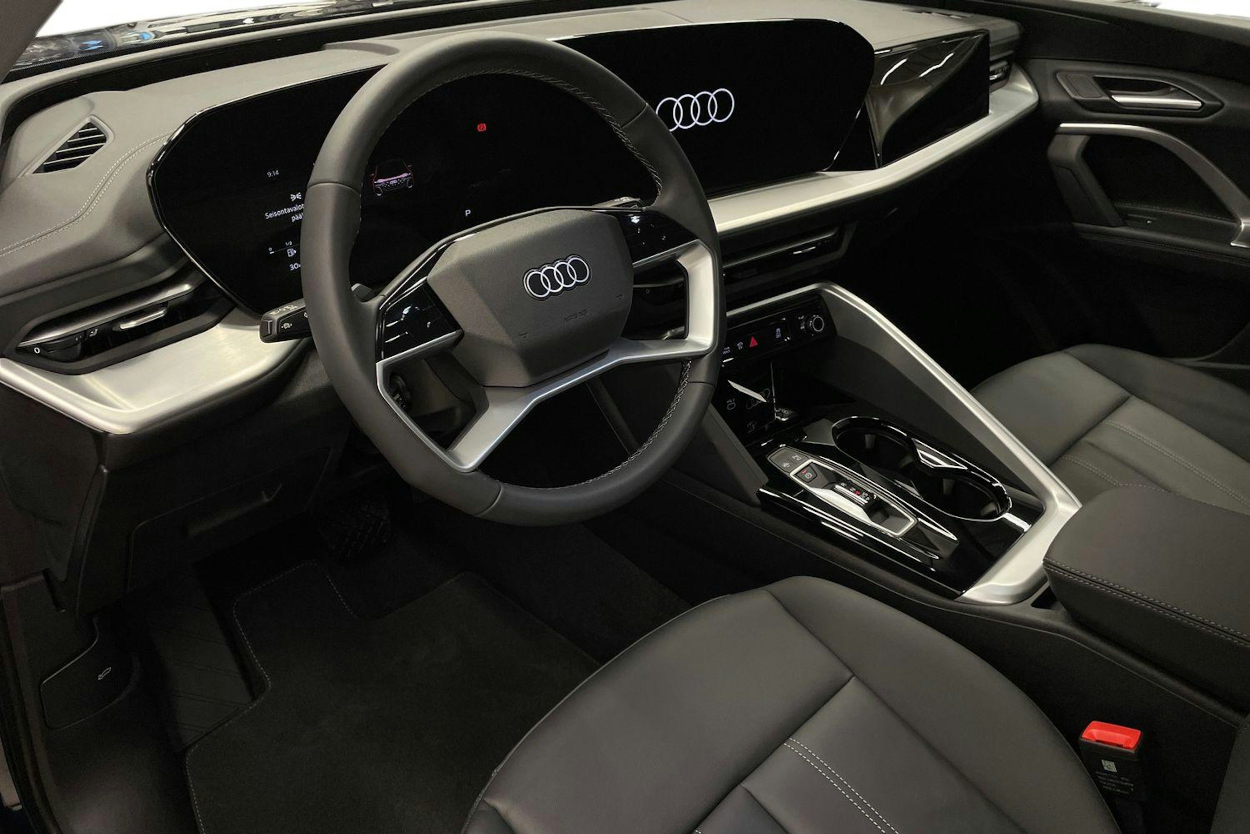 met. sininen Audi Q5 2026 kuva 6.