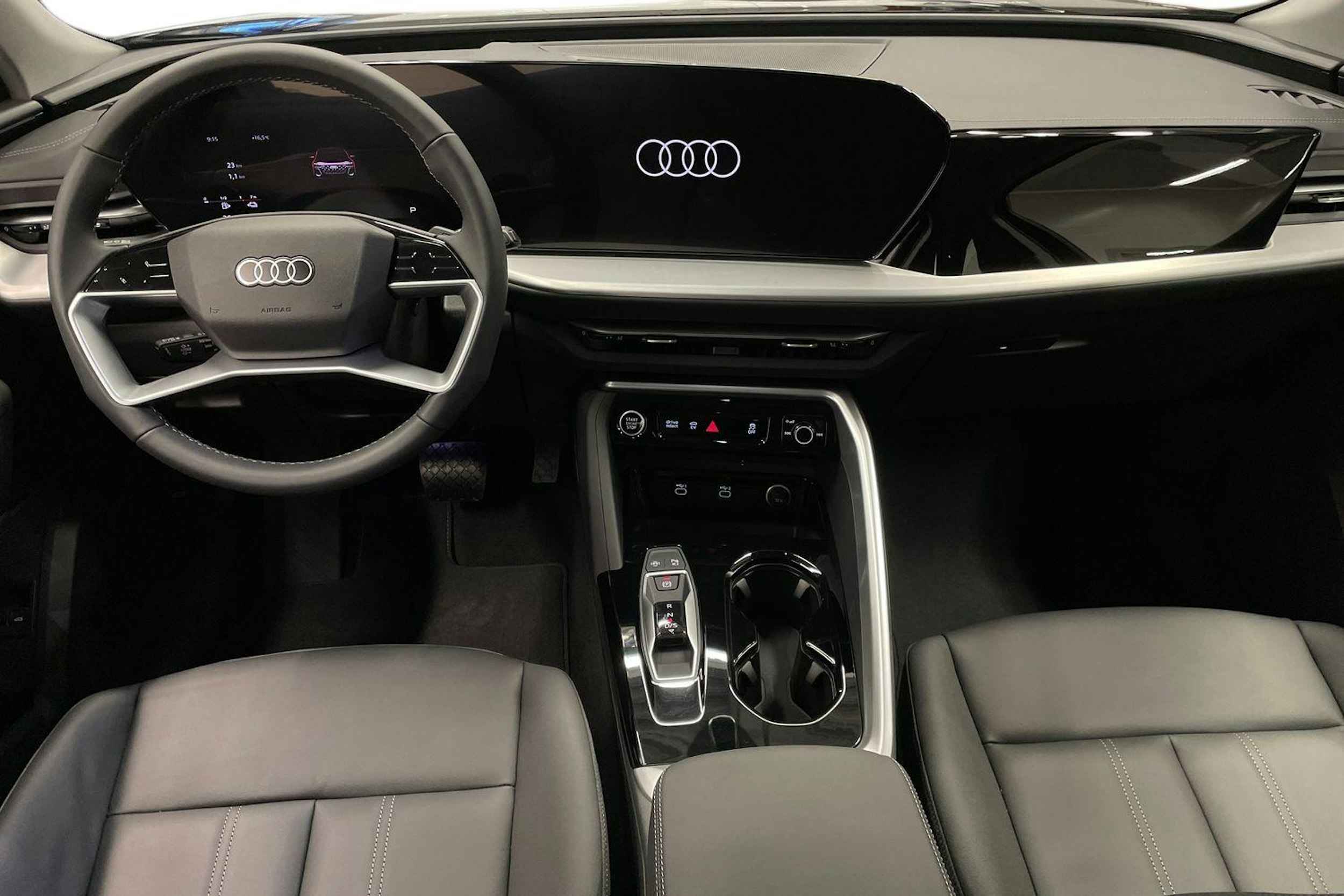 met. sininen Audi Q5 2026 kuva 7.