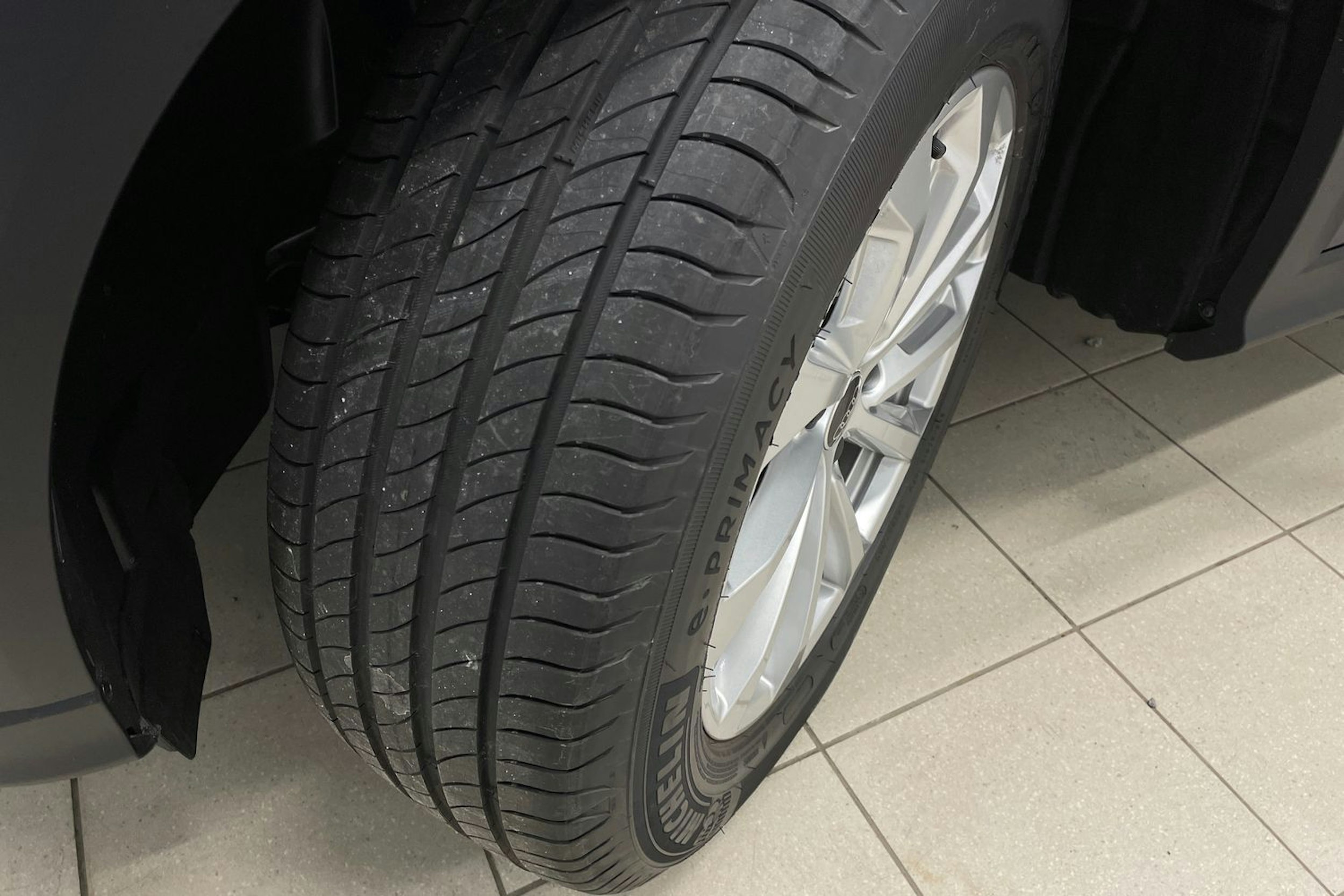 met. sininen Audi Q5 2026 kuva 10.