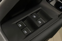 met. sininen Audi Q5 2026 kuva 12.