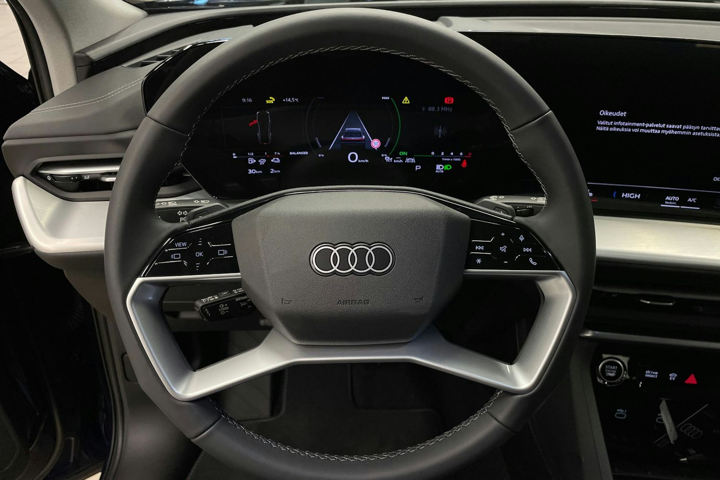 met. sininen Audi Q5 2026 kuva 14.