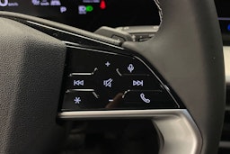 met. sininen Audi Q5 2026 kuva 16.