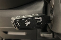 met. sininen Audi Q5 2026 kuva 17.