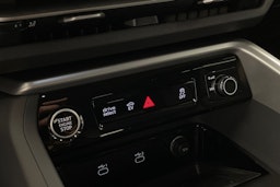 met. sininen Audi Q5 2026 kuva 19.