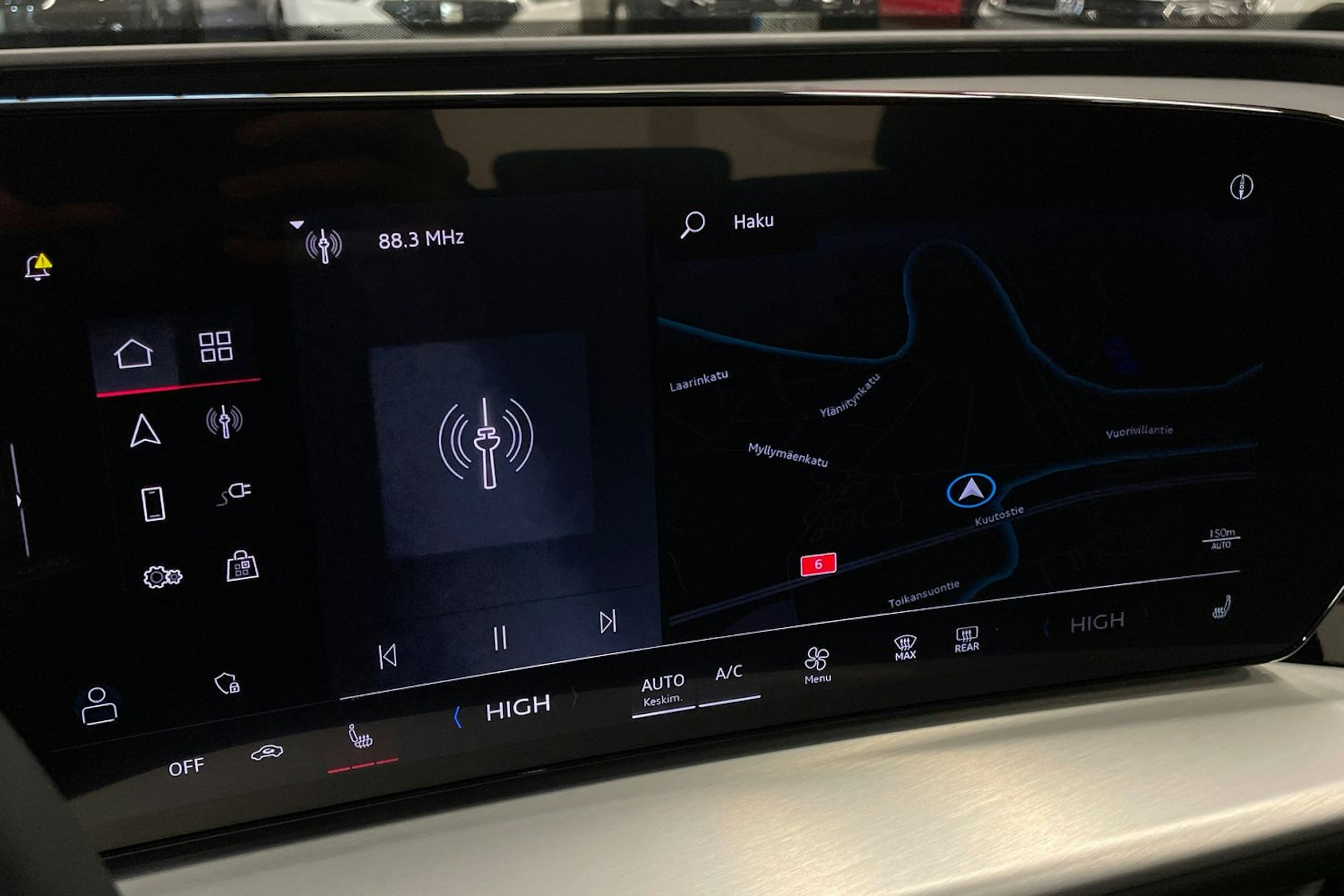 met. sininen Audi Q5 2026 kuva 20.