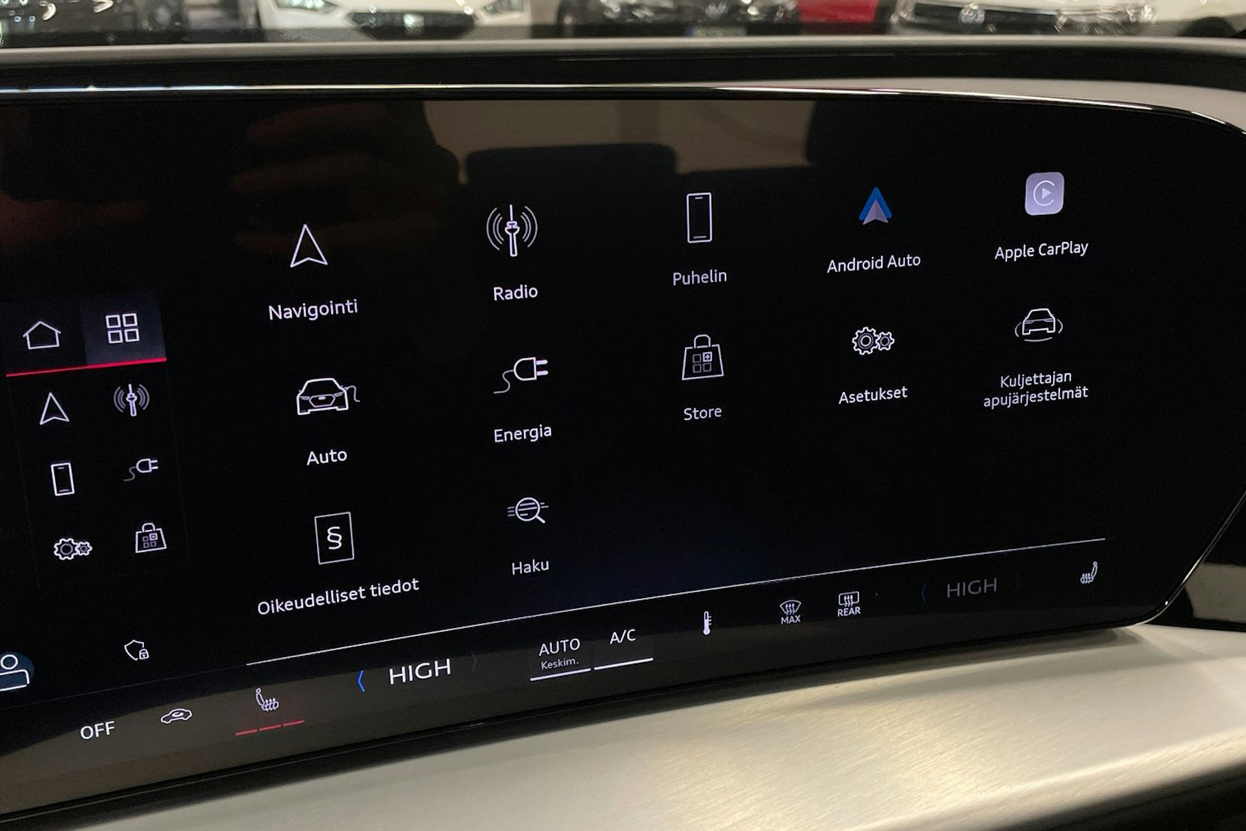 met. sininen Audi Q5 2026 kuva 22.