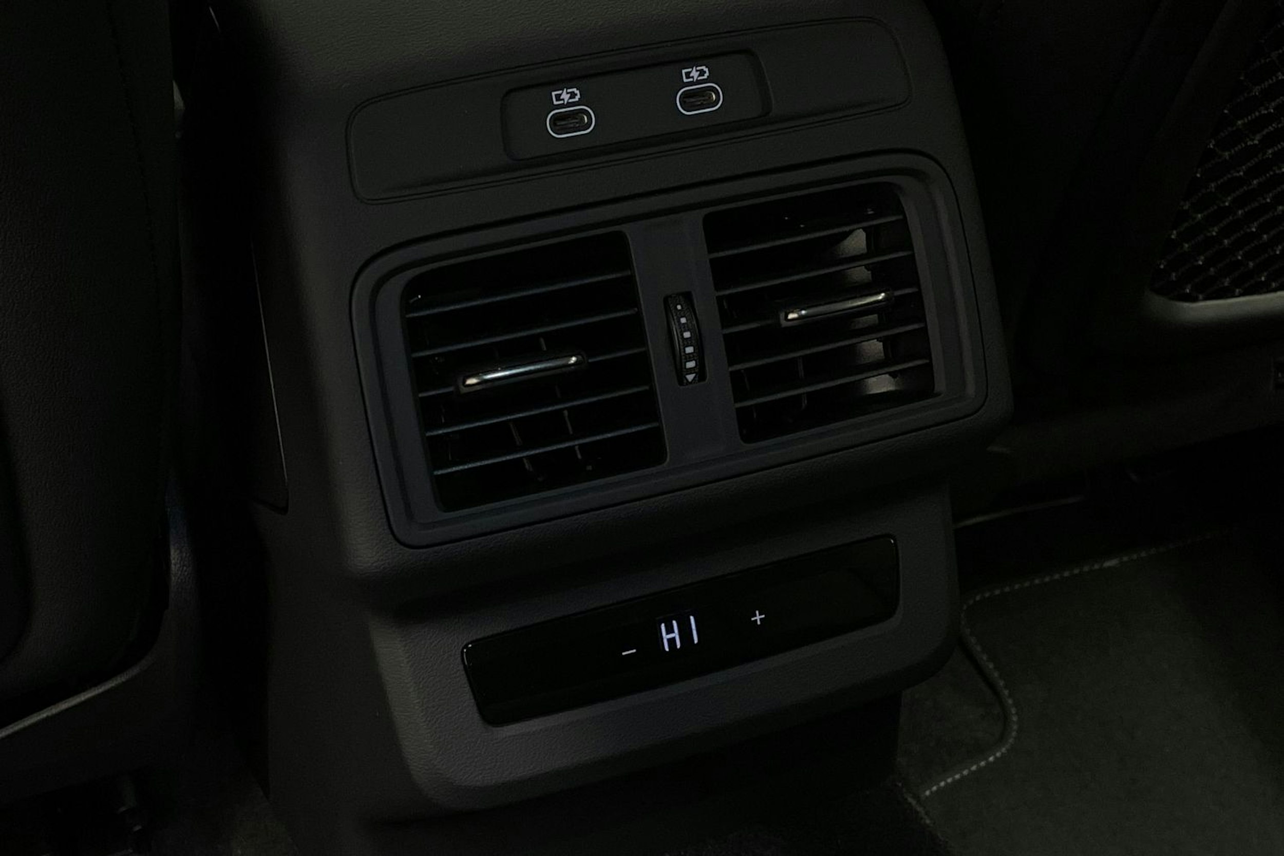 met. sininen Audi Q5 2026 kuva 23.