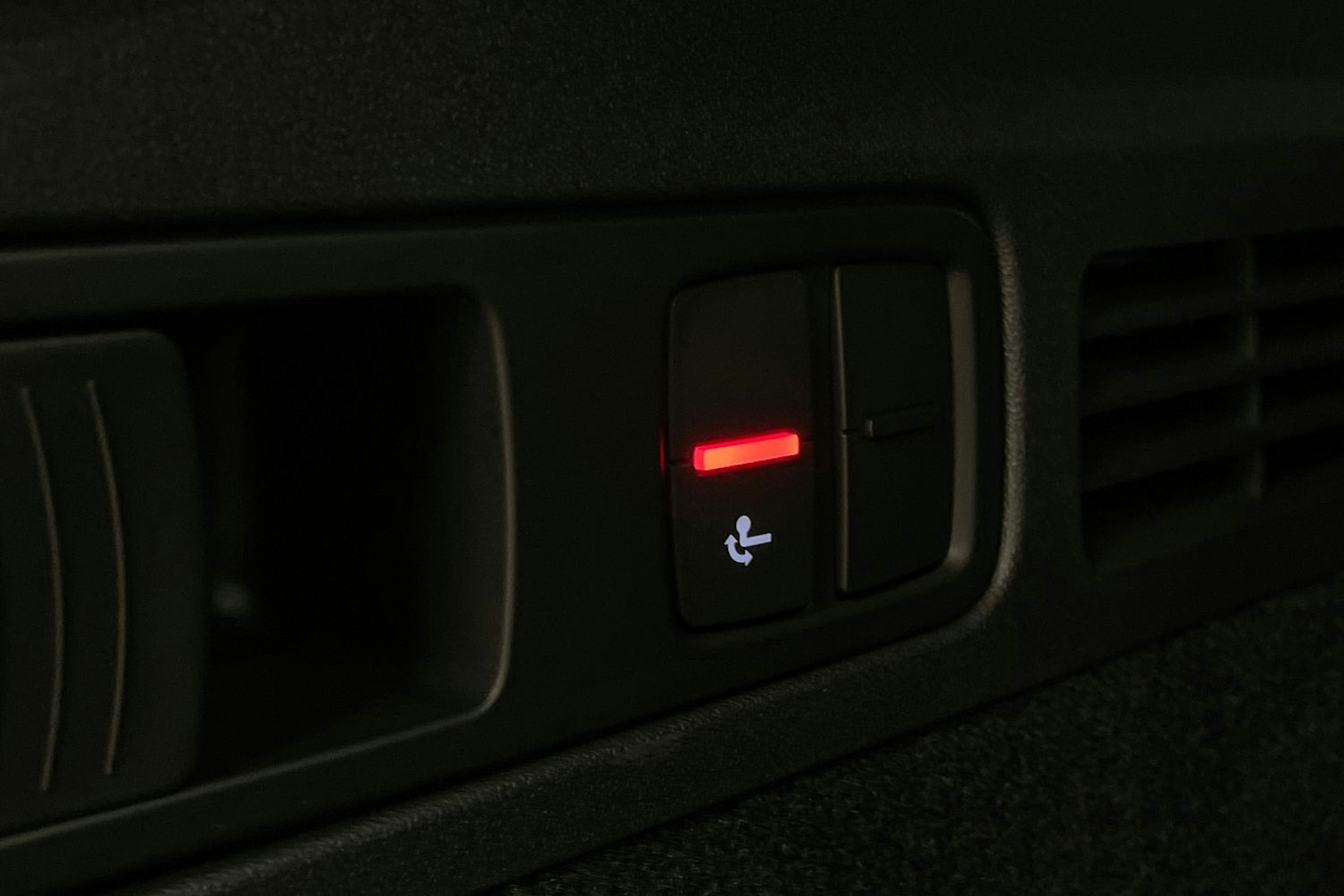 met. sininen Audi Q5 2026 kuva 25.