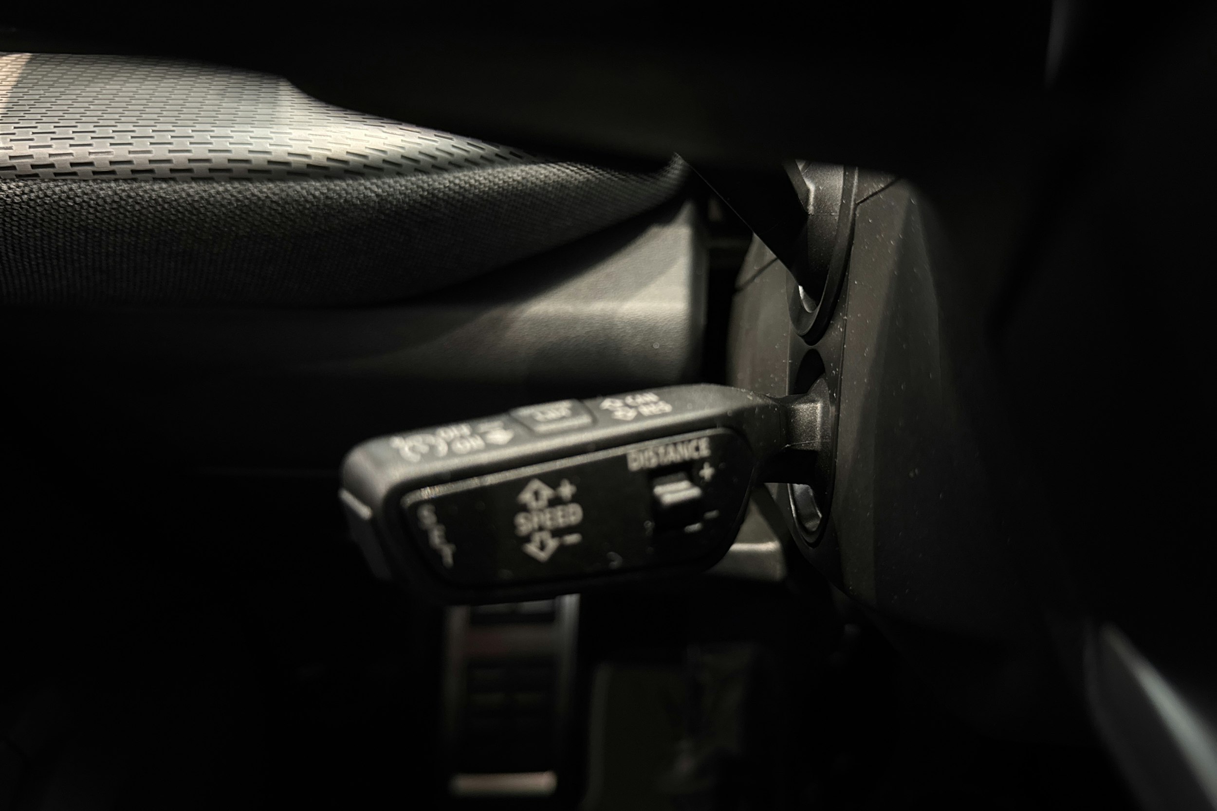 harmaa Audi Q5 2026 kuva 14.