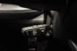 harmaa Audi Q5 2026 kuva 14.