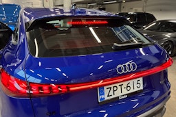 sininen Audi Q5 2026 kuva 15.