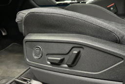 sininen Audi Q5 2026 kuva 17.