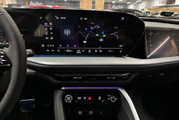 sininen Audi Q5 2026 kuva 22.