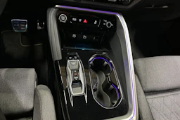 sininen Audi Q5 2026 kuva 23.