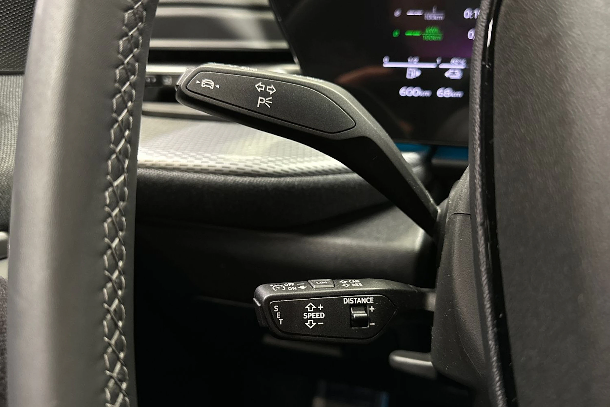 sininen Audi Q5 2026 kuva 25.