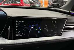 sininen Audi Q5 2026 kuva 30.