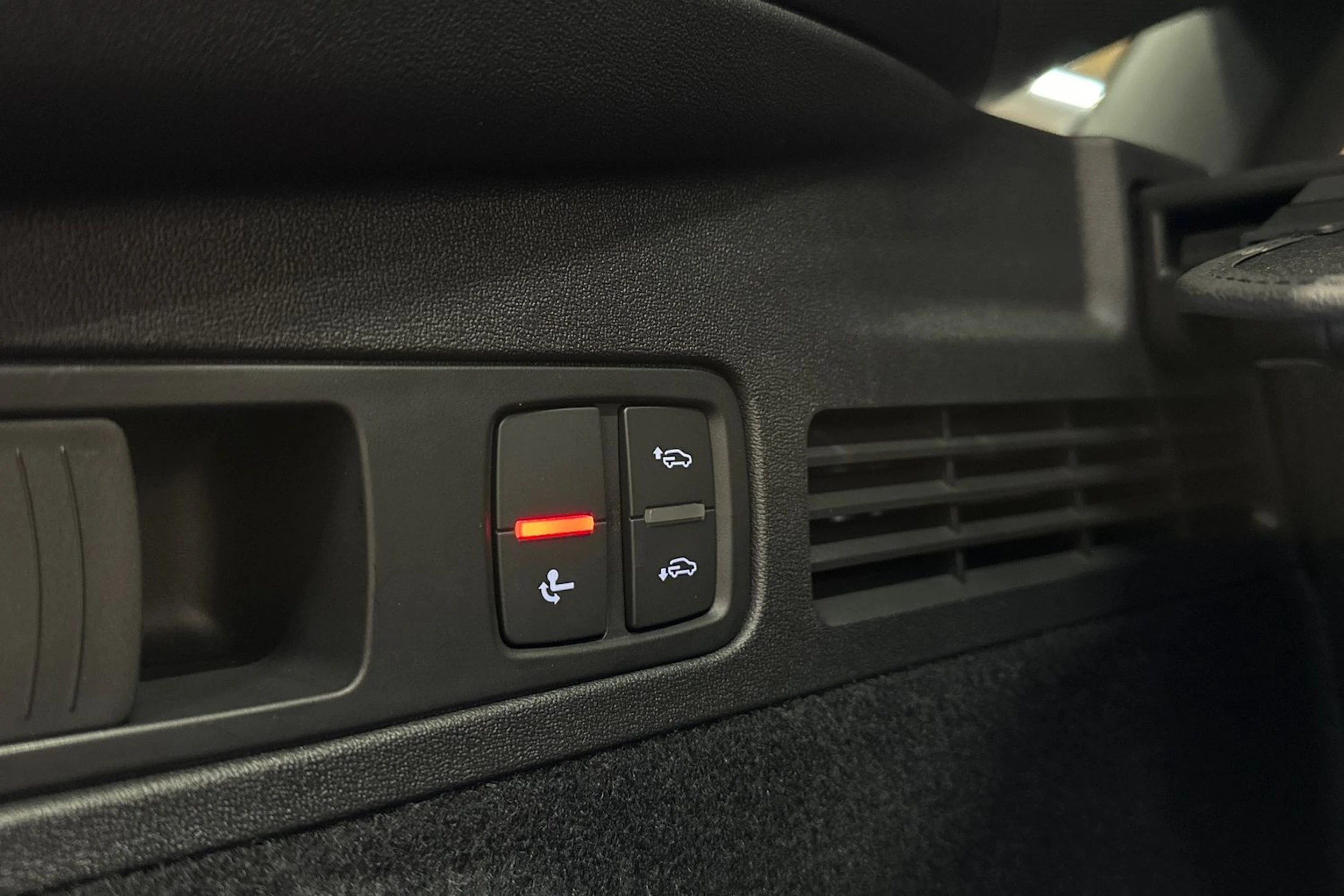 sininen Audi Q5 2026 kuva 34.